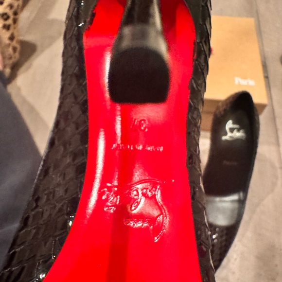 Christian Louboutin “Kate” size 37 patent gloss embossed leather pump - Picture 14 of 16
